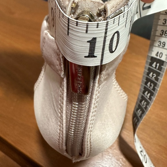 🌸VINCE CAMUTO🌸 Imagine-Devin Sandals size: 8 - Picture 13 of 16